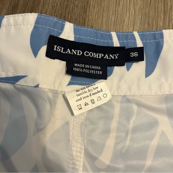 Men's Island Company Blue & White Tropical Print Swimsuit - Picture 7 of 8